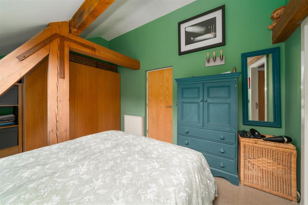 Bedroom1-8.jpg
