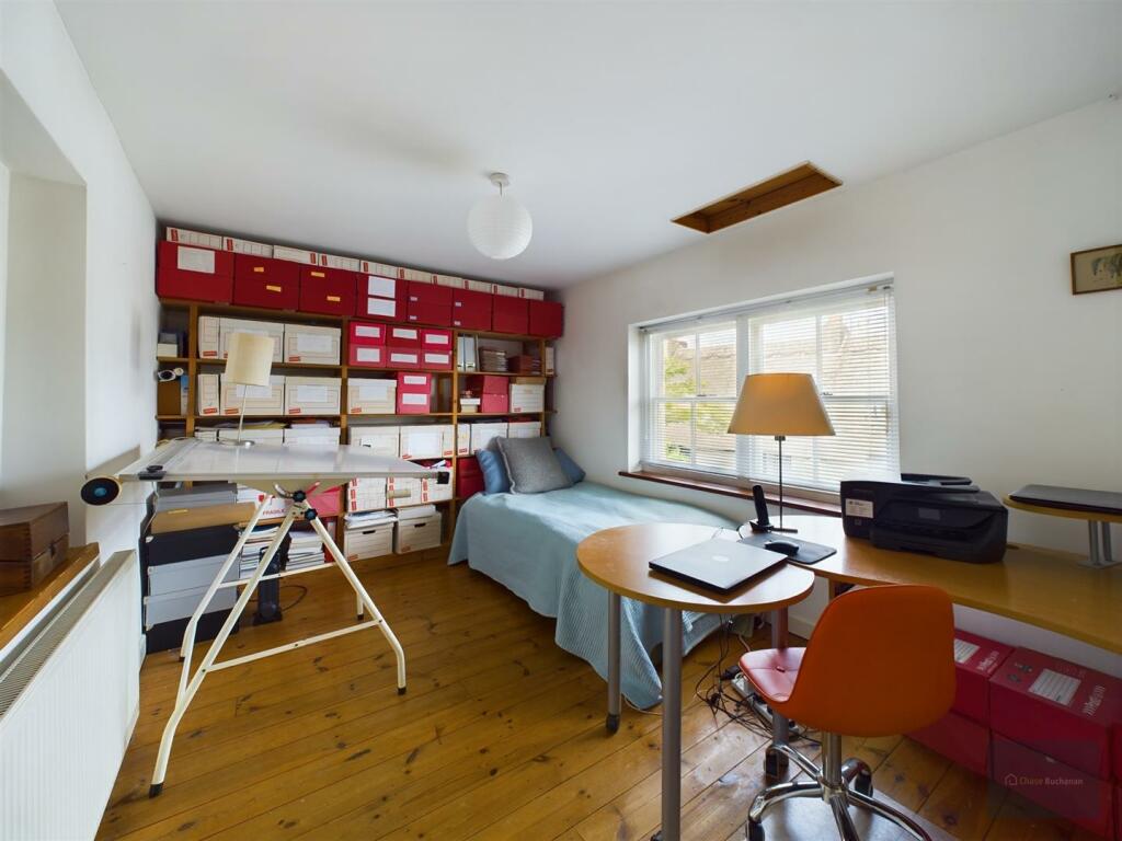 CAM02563G0-PR0081-ST