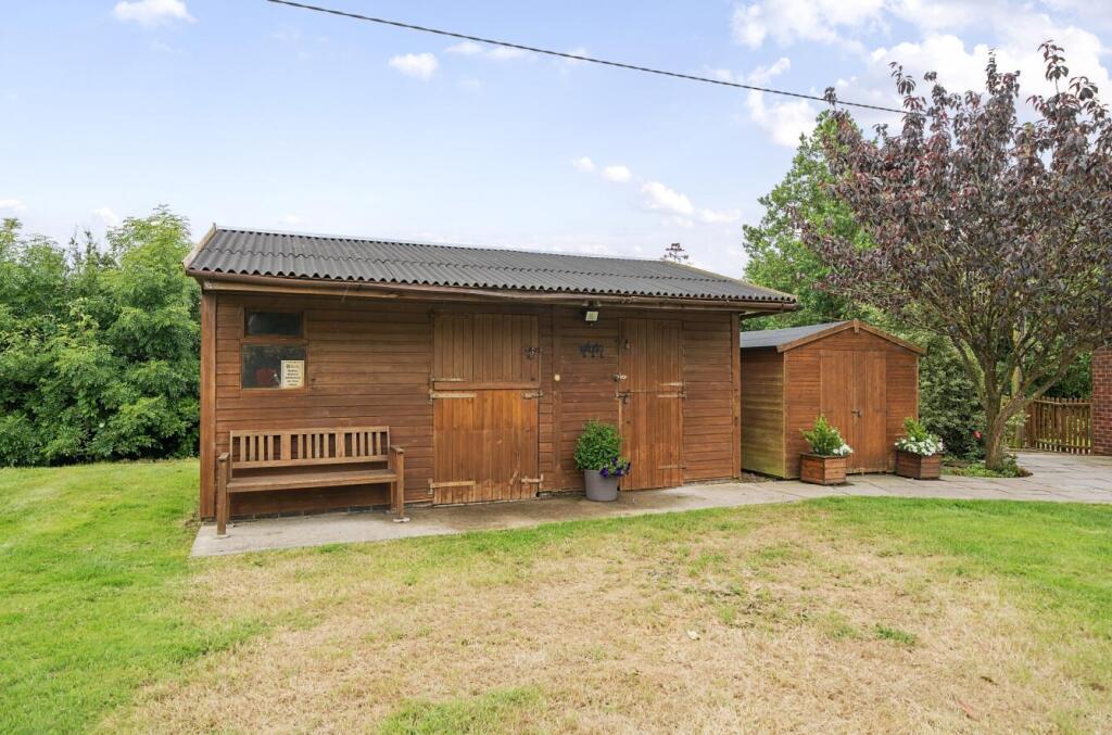 All Oaks Bungalow, Cathiron