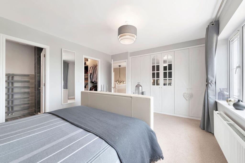 Master Bedroom Suite