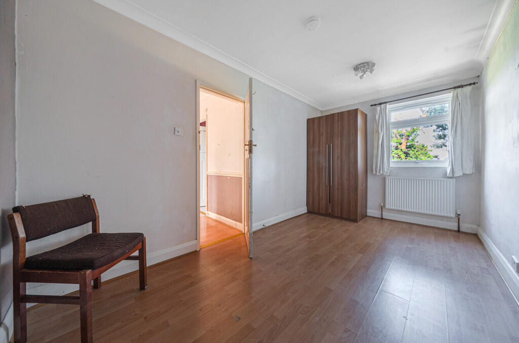 bedroom4