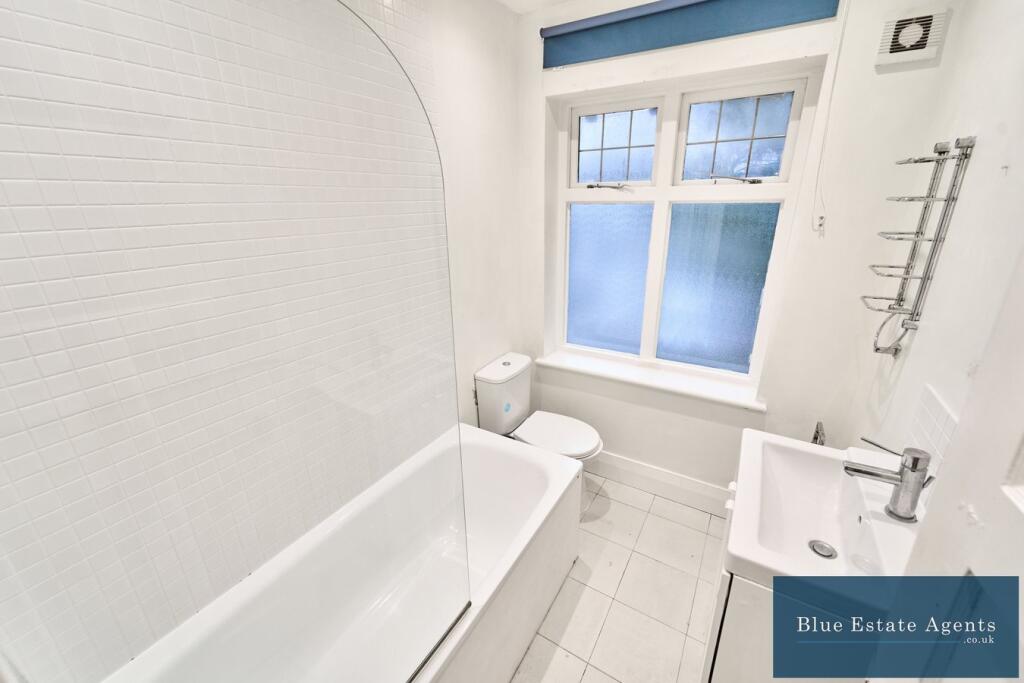 Family Bathroom SuiteFamily Bathroom Suite