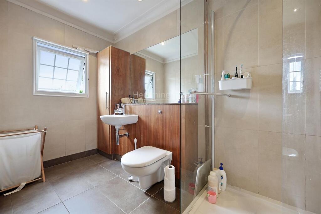 10-93db80238 VM HMF 23 BUCKINGHAM ROAD N1 4DG_0904