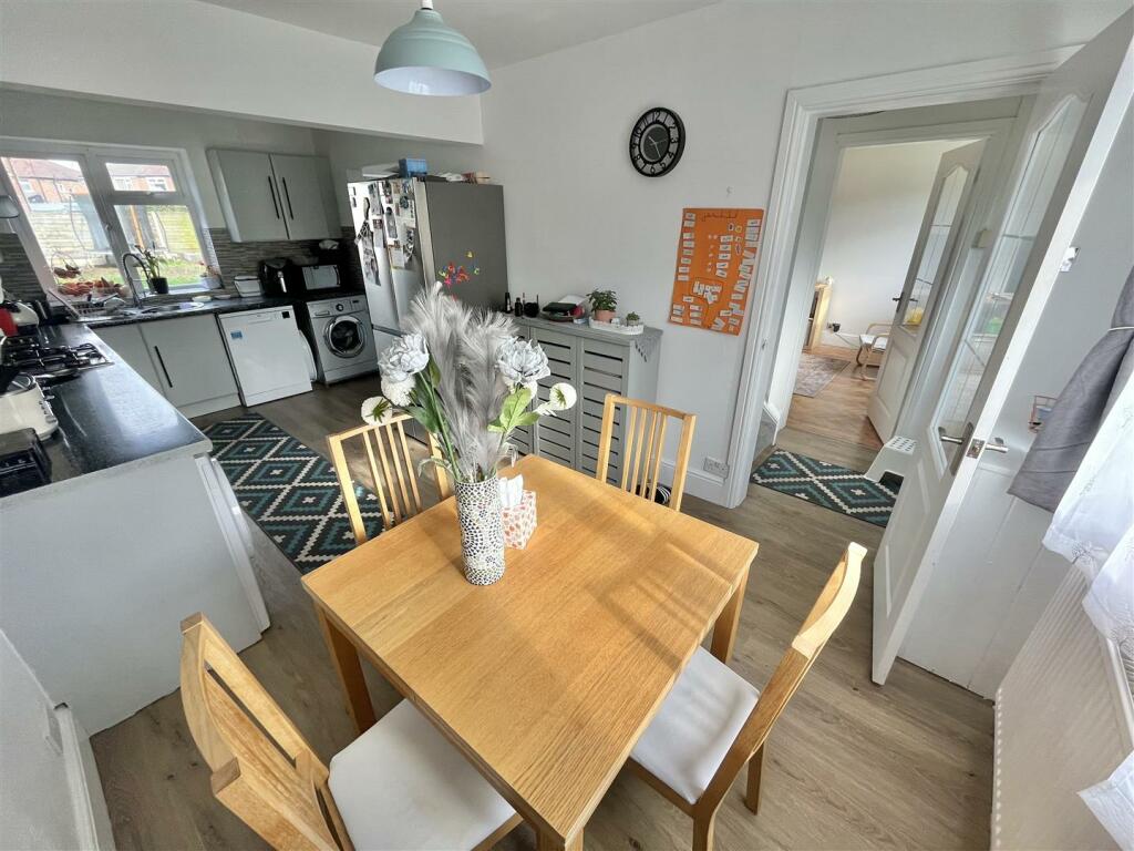 Dining Kitchen Aspect 2.jpg