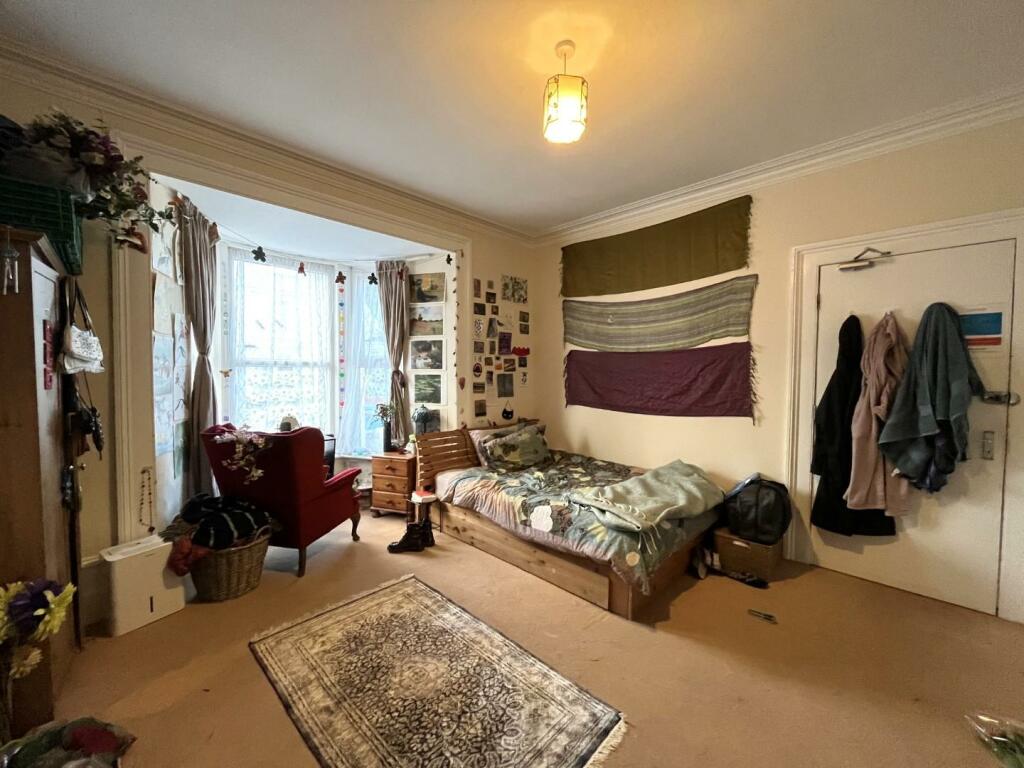 Bed 1.jpeg