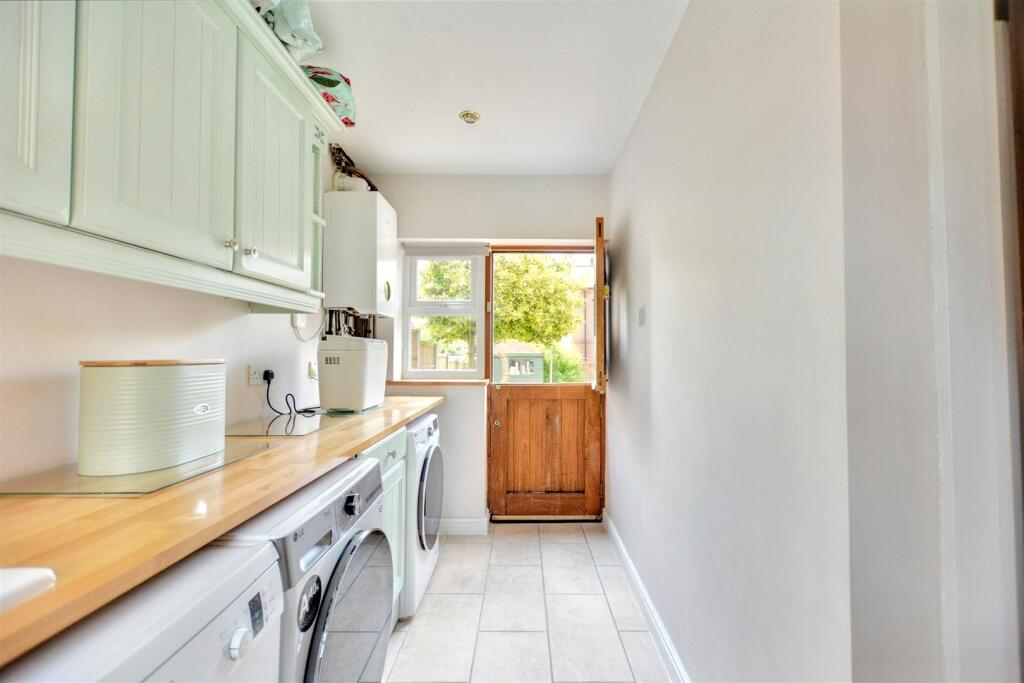 Utility Room_3.jpeg