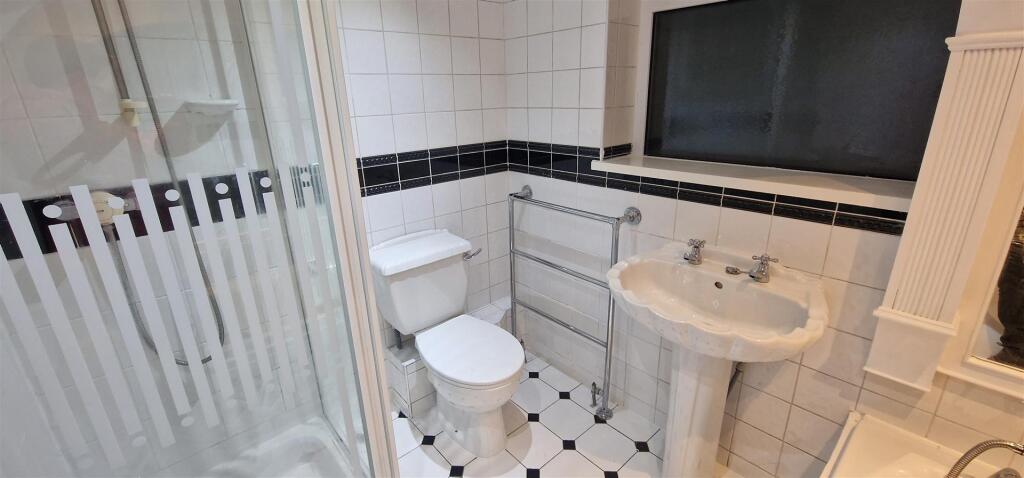 Advert picture3.jpg