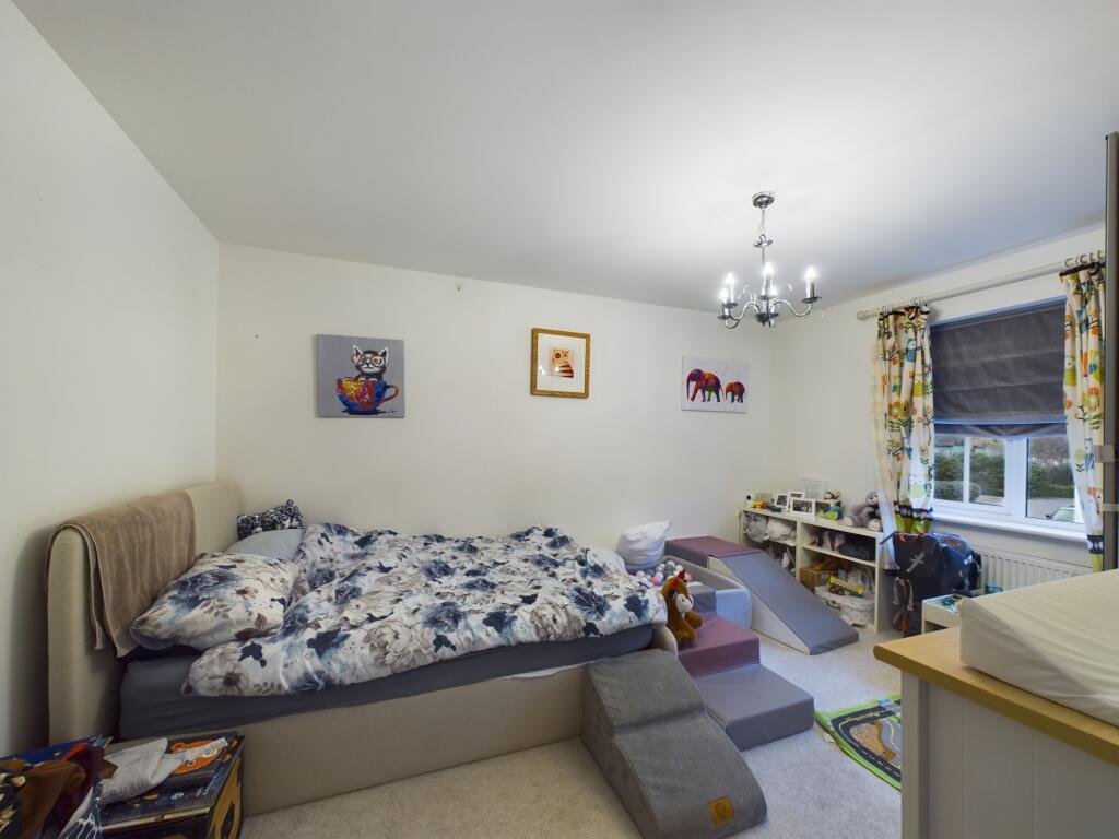 CAM04024G0-PR0018-STILL037