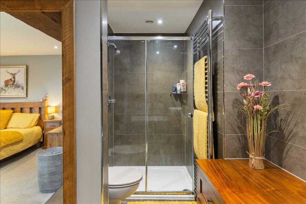 ENSUITE SHOWER ROOM