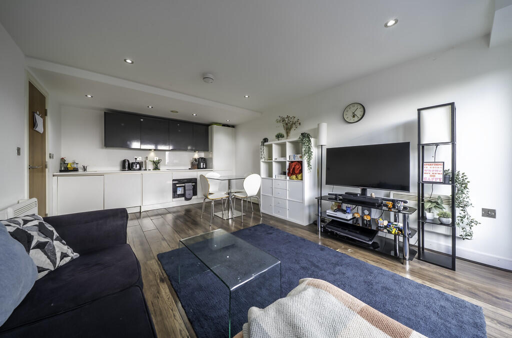 Maddison House000...
