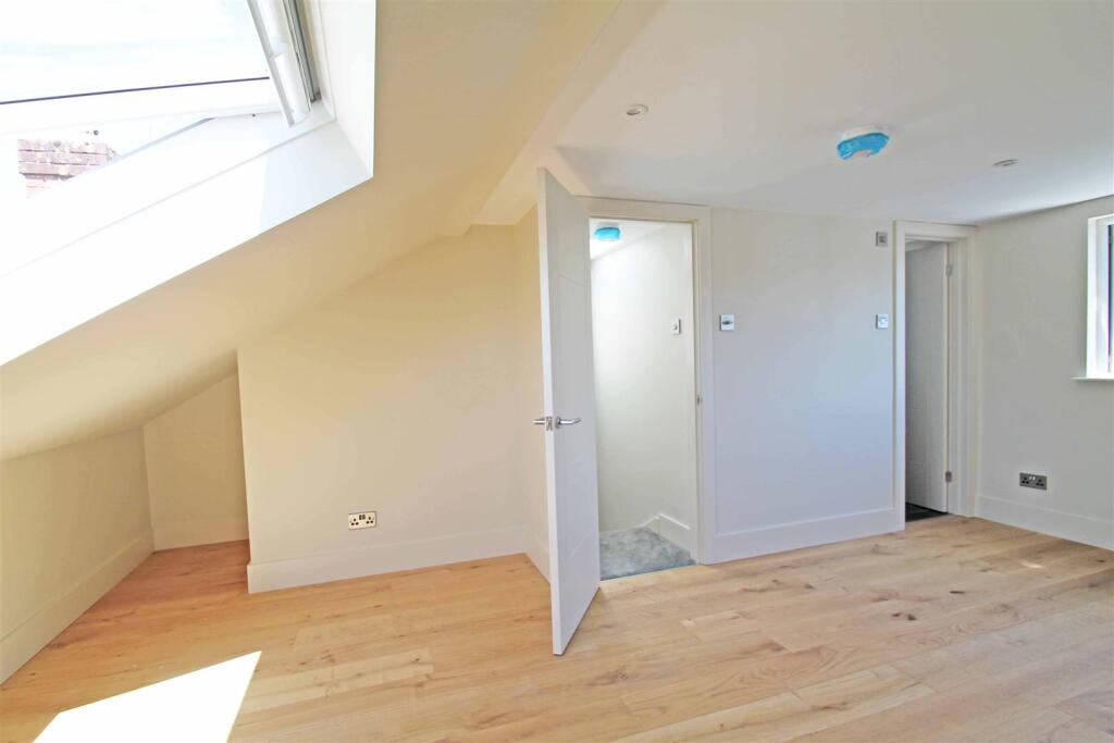 Loft Room (2)