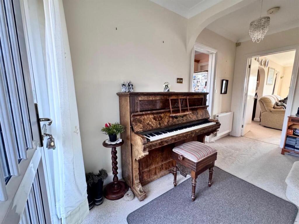 PHOTO-2025-11-10-13-40-53 4.jpg