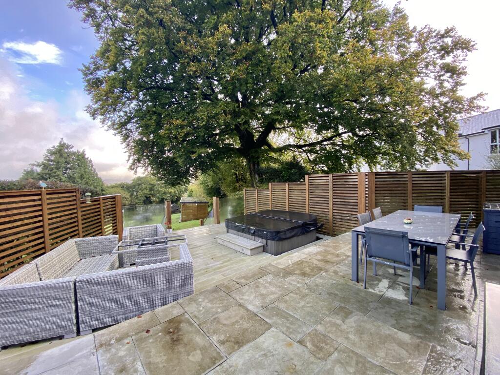 Seating Areas with Hot Tub