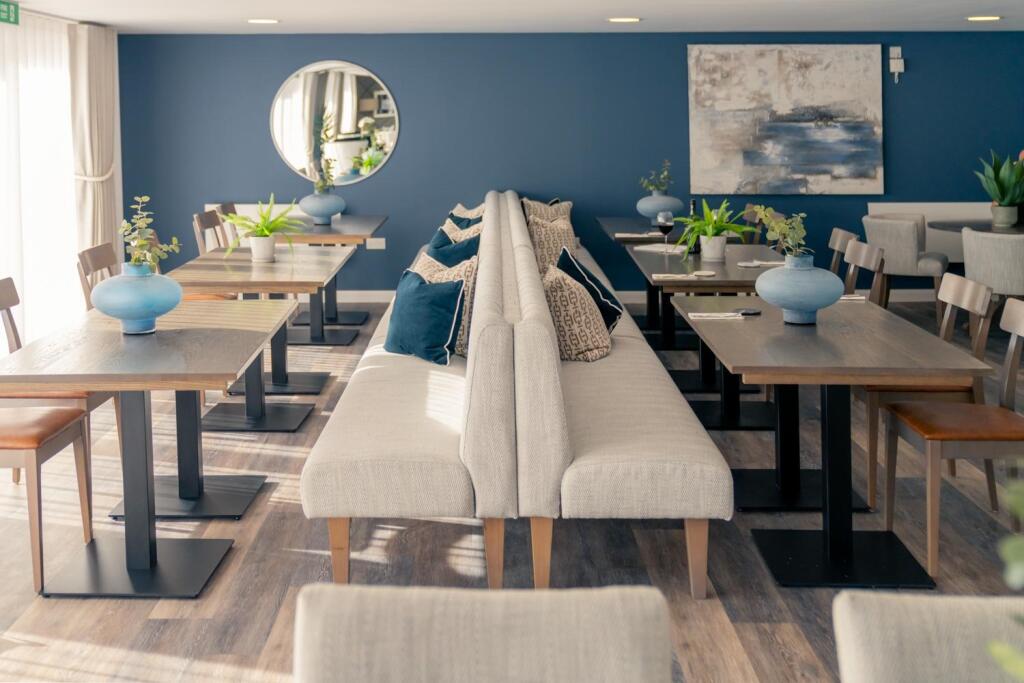 Bistro Dining
