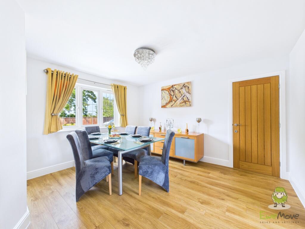 CAM01543G0-PR0132-STILL034