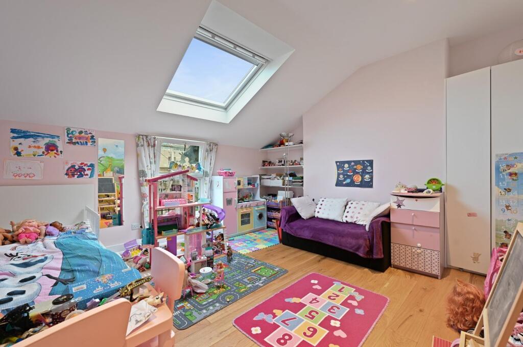 TEC - Flat 2, 119 Belsize Road - Bedroom3 (1).jpg