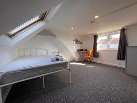 40 Stephens Road - Bedroom 5 (1)