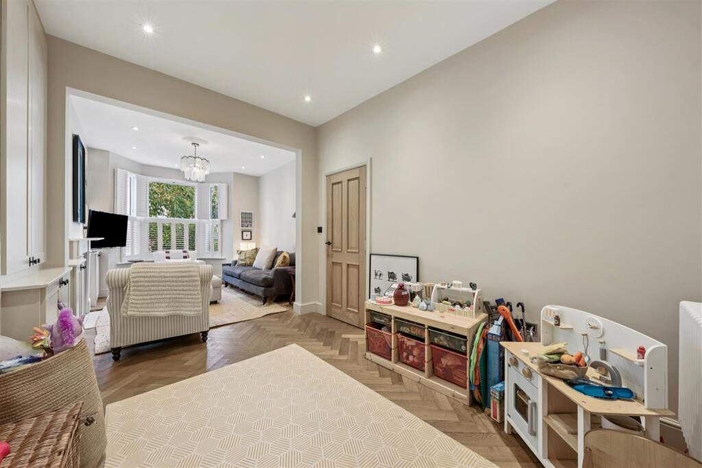Bridgman Road, W4 - FOR SALE