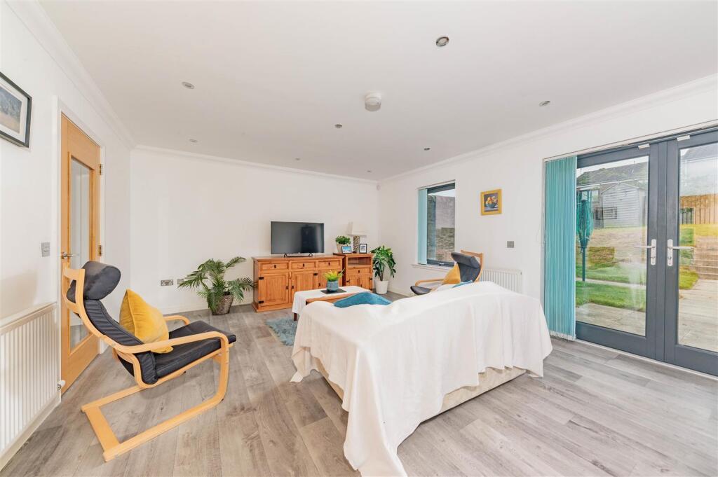 64 Cotton Road Dundee-2.JPG