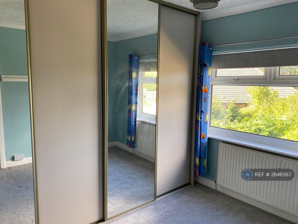 Second Bedroom With Robes 