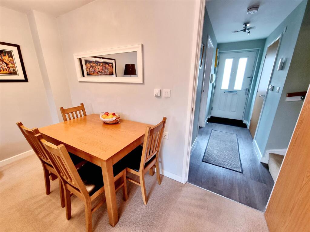 Dining area.jpg