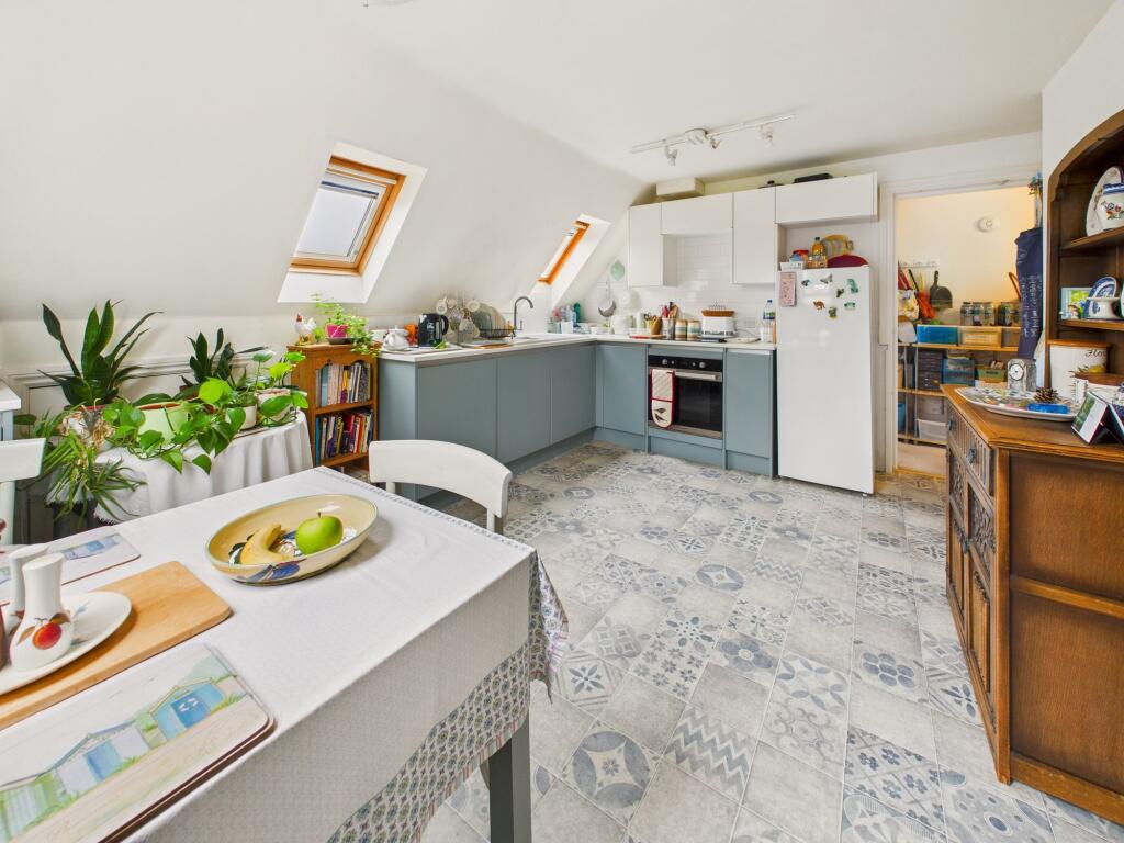kitchen/dining room