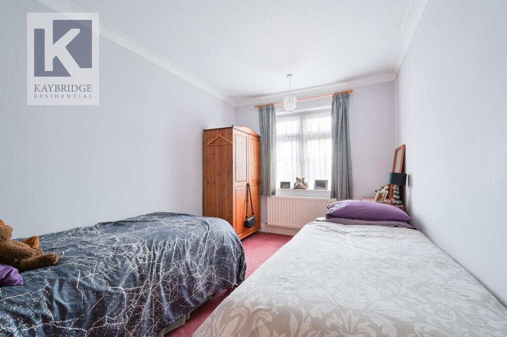 Elmcroft Drive, Chessington - KT9 1DY