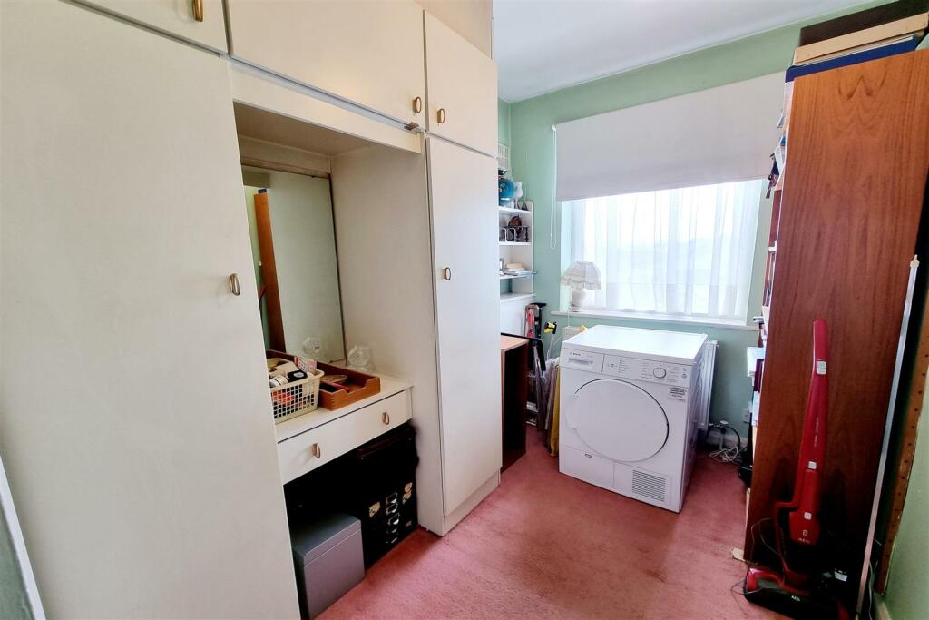 BEDROOM 2: