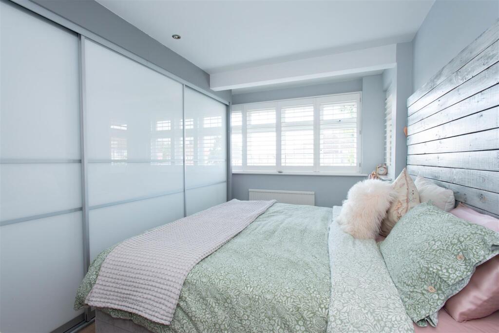 2025.08.22 - 71 Borkwood Way, BR6 9PE-1988.jpg