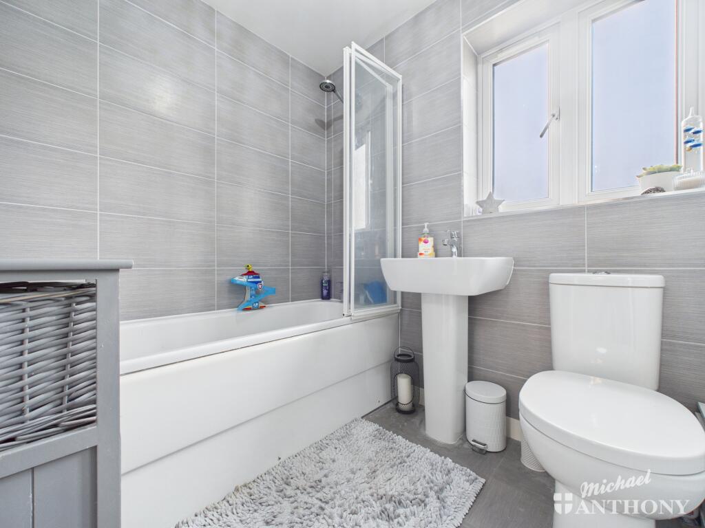 CAM02773G0-PR0368-STILL017