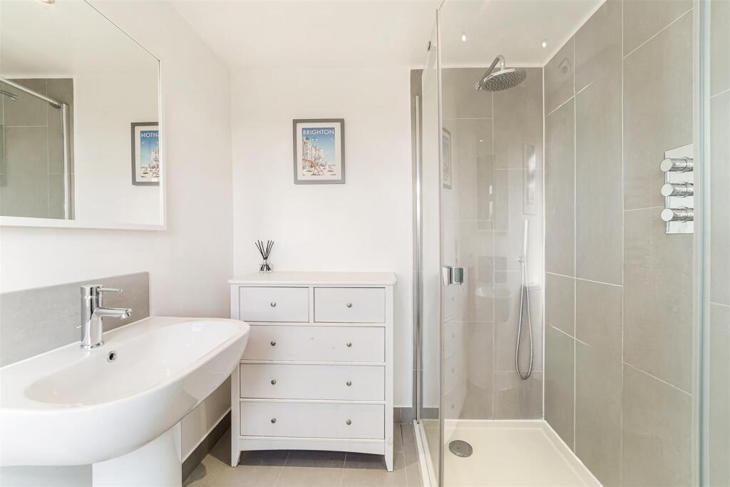 TATTENHAM GROVE (20).jpg