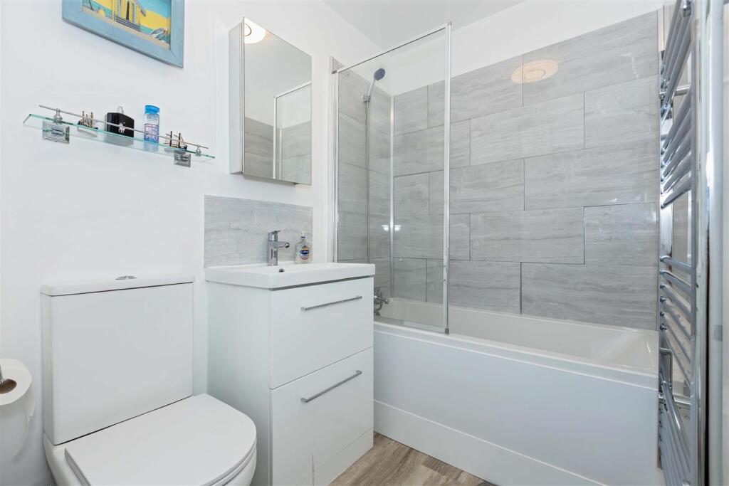 Floral Dene Court_7.jpg