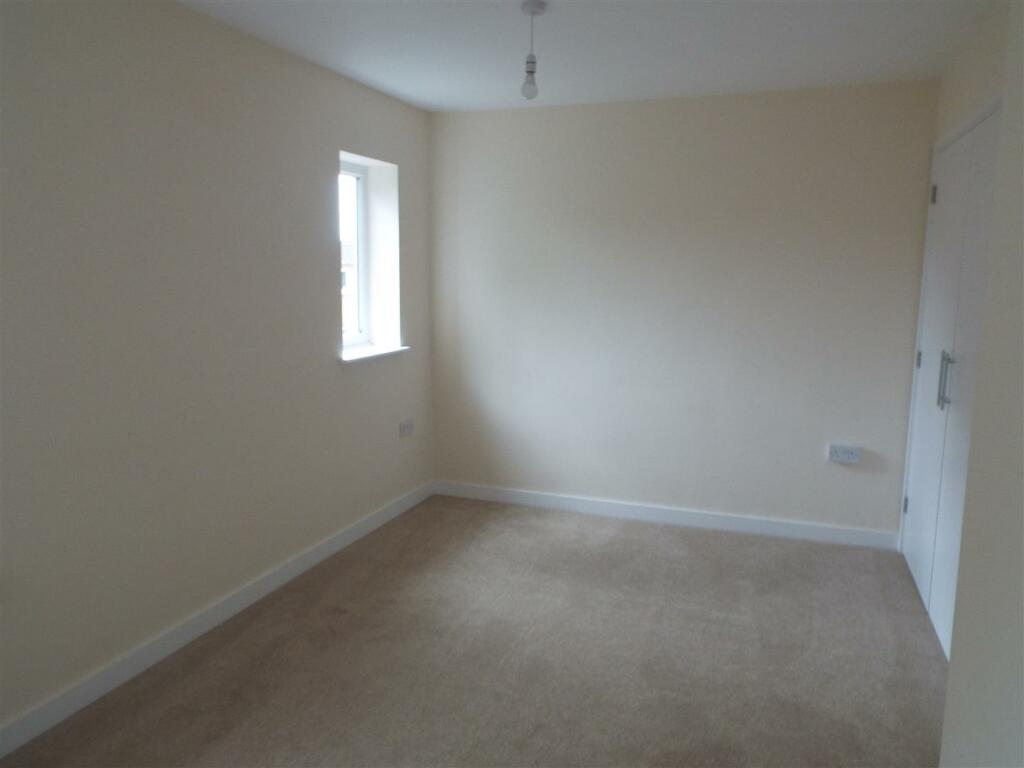 FRONT BEDROOM