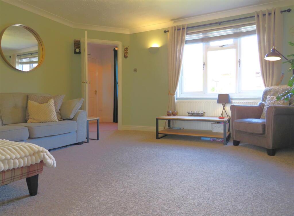 Sitting Room 2.JPG