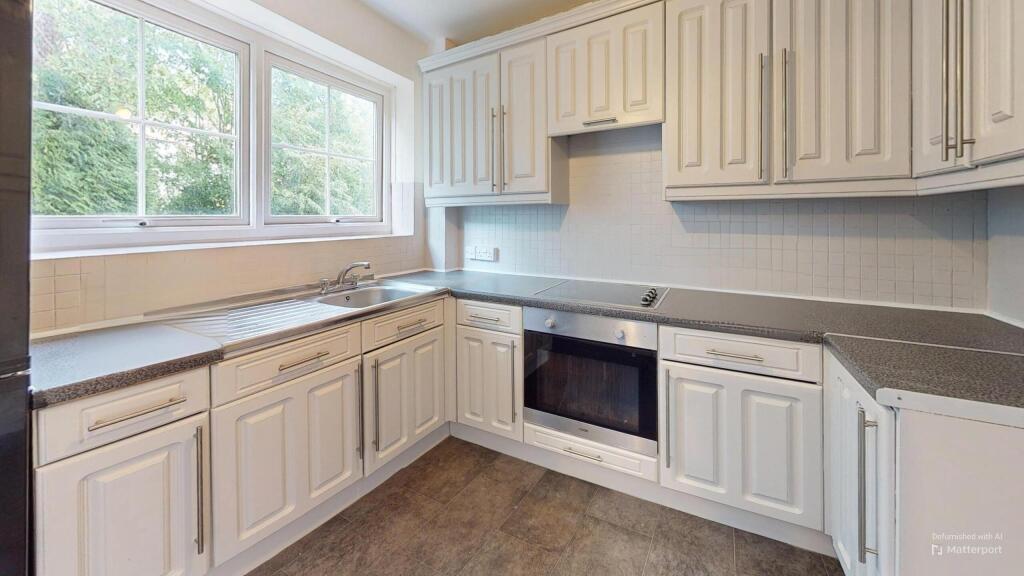 24-Hoyle-Court-Avenue-Kitchen-Defurnished