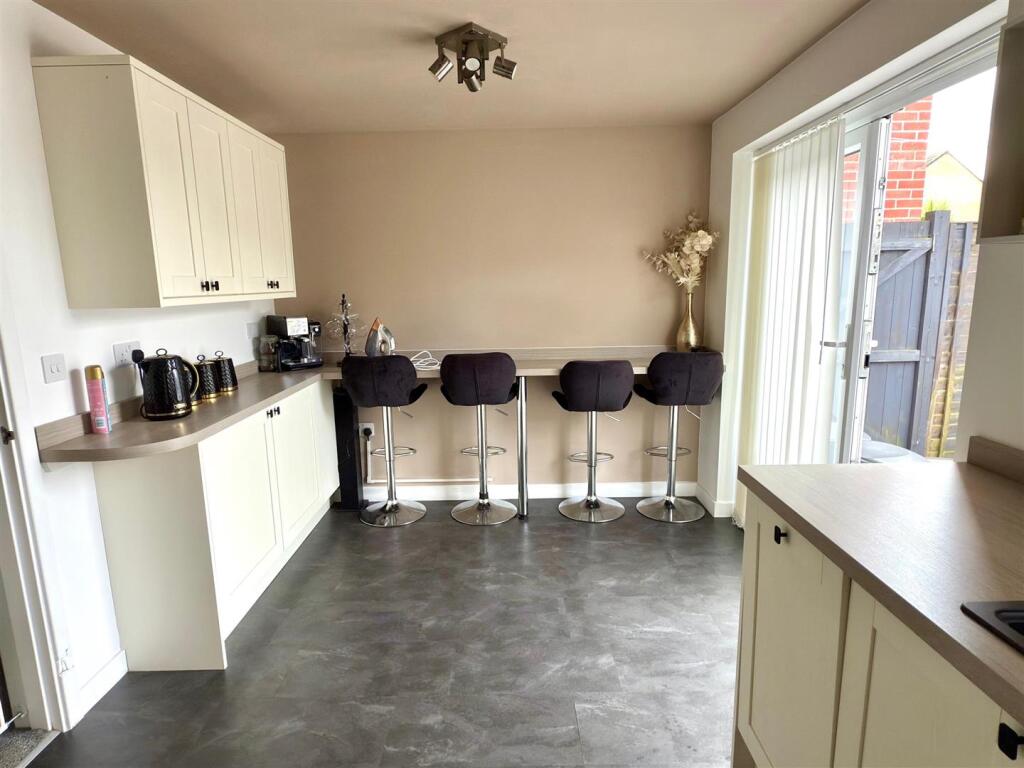 DINING AREA.jpg