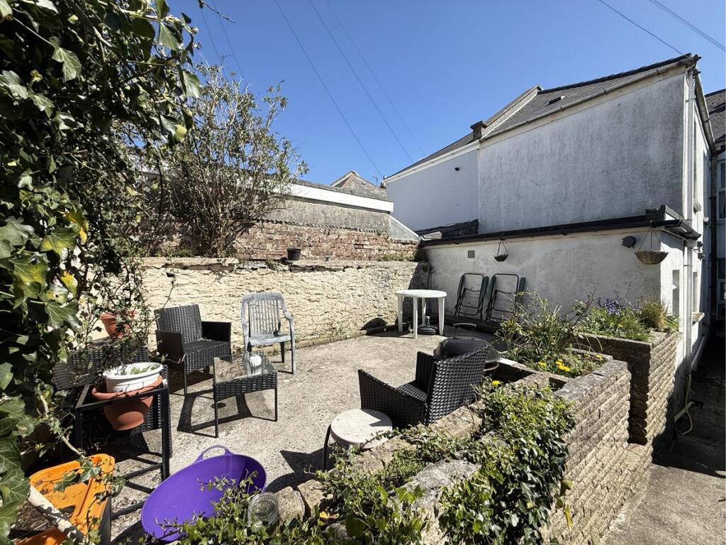 Palmerston Street 10 - Courtyard.jpg