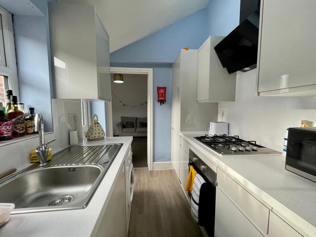 13Westfield - Kitchen .jpeg