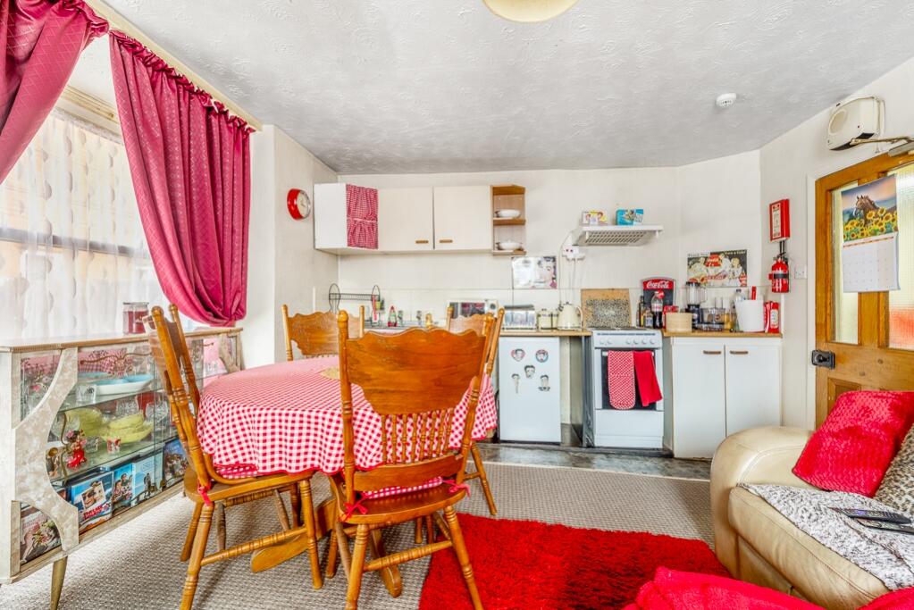 33 Ida Road (Skegness)-13