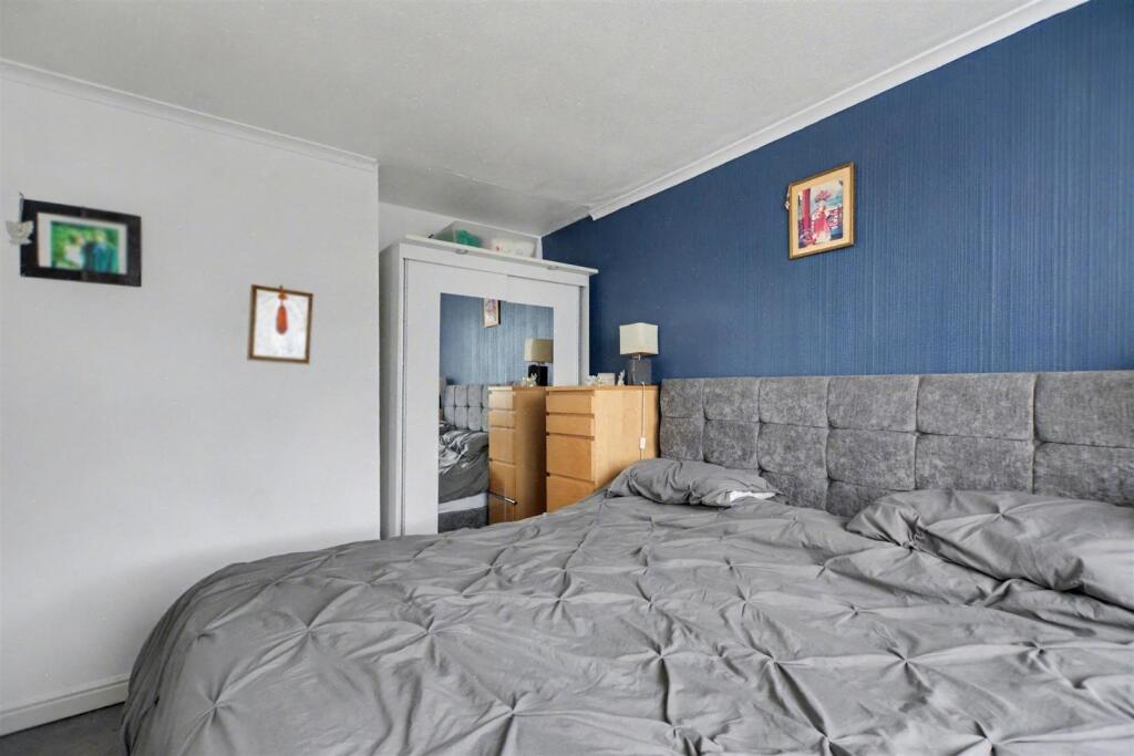 Bedroom 1_3.jpeg