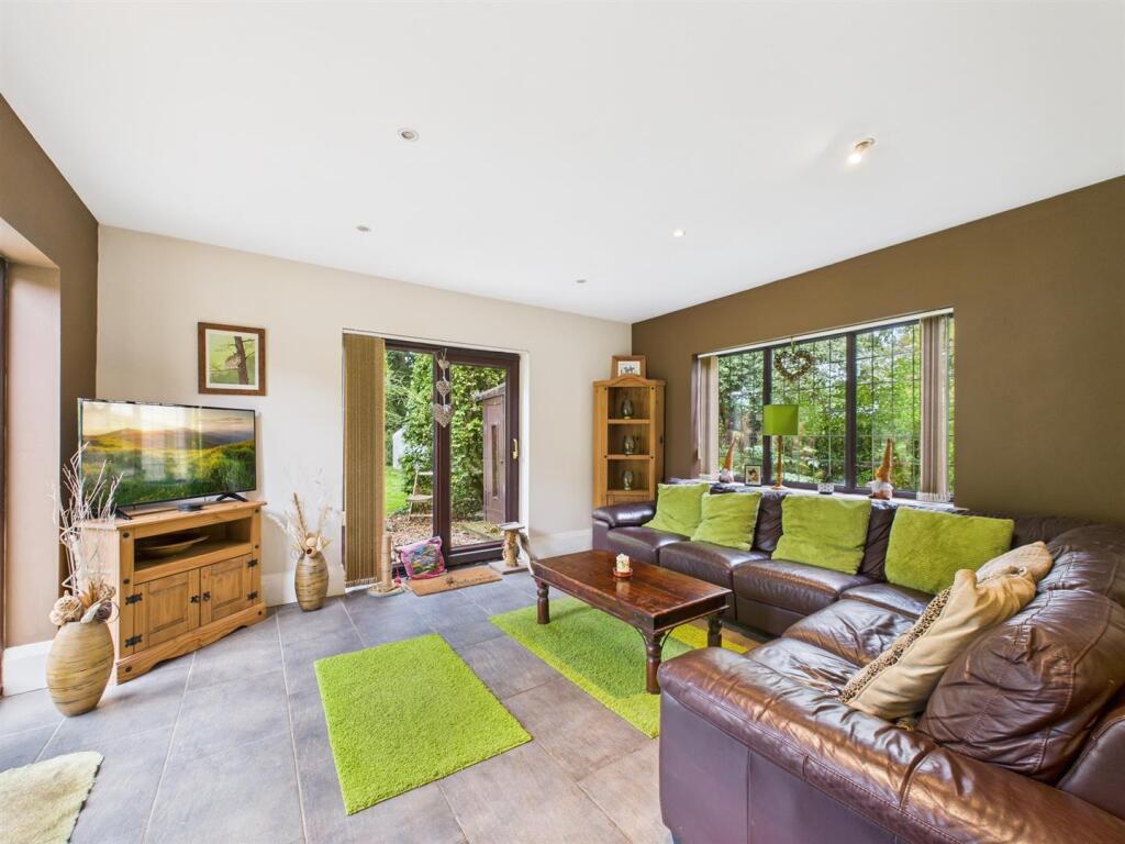 Open Plan Kitchen/Living/Dining Area
