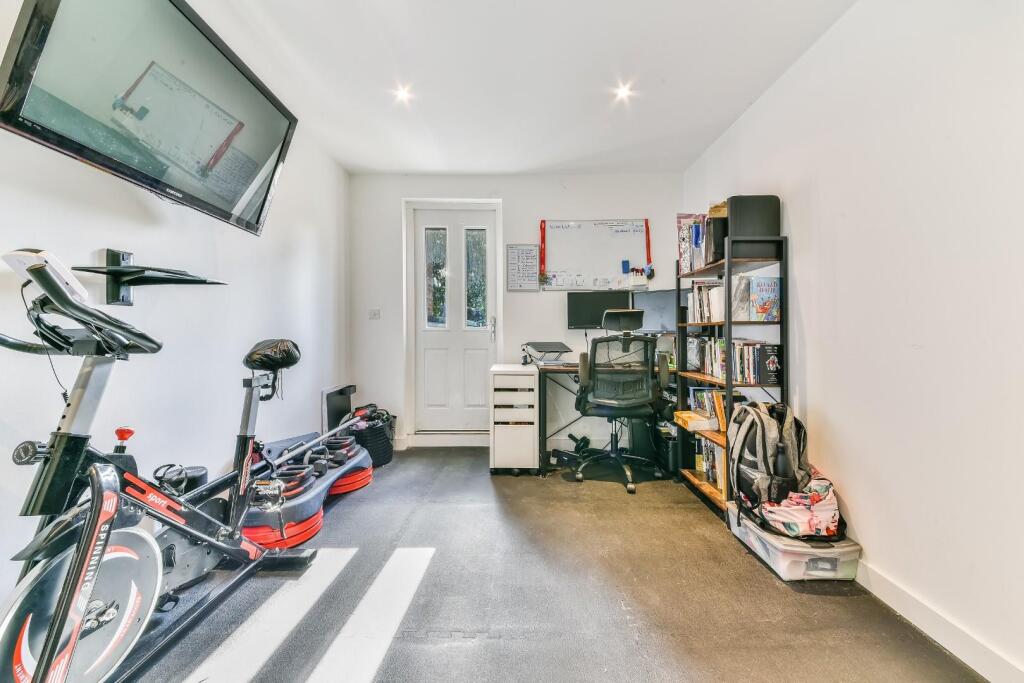 HAYTON CRESCENT,  (1).jpg