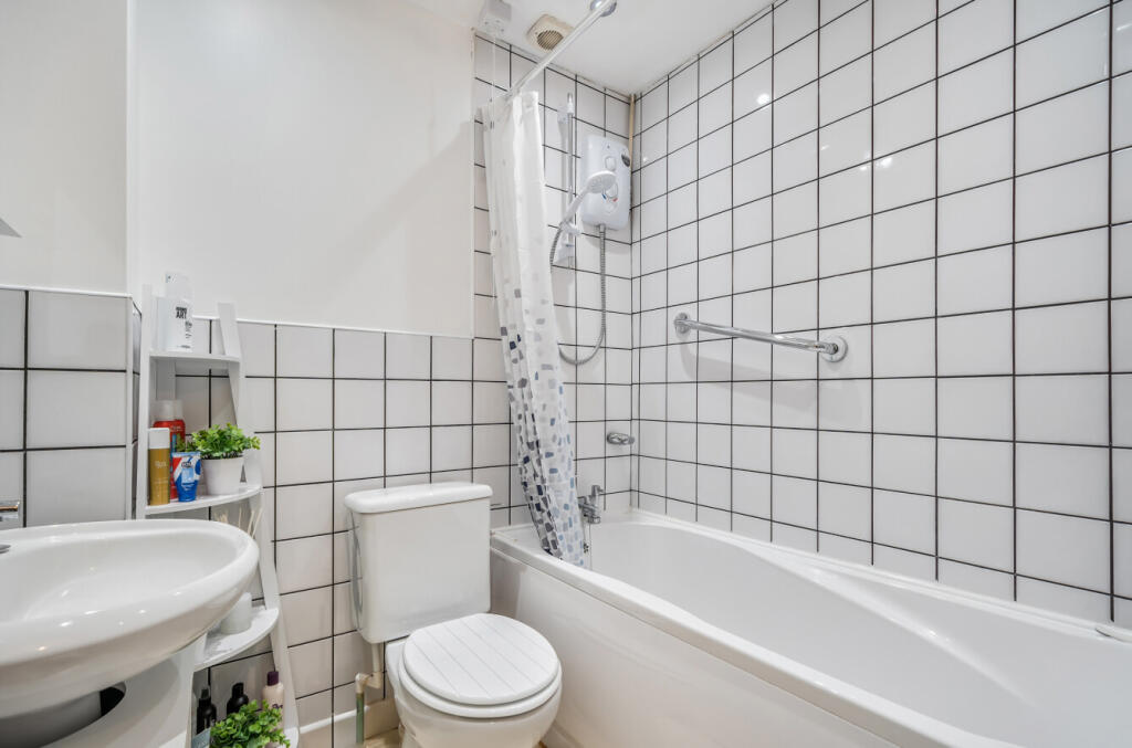 1387664-11-693fea...