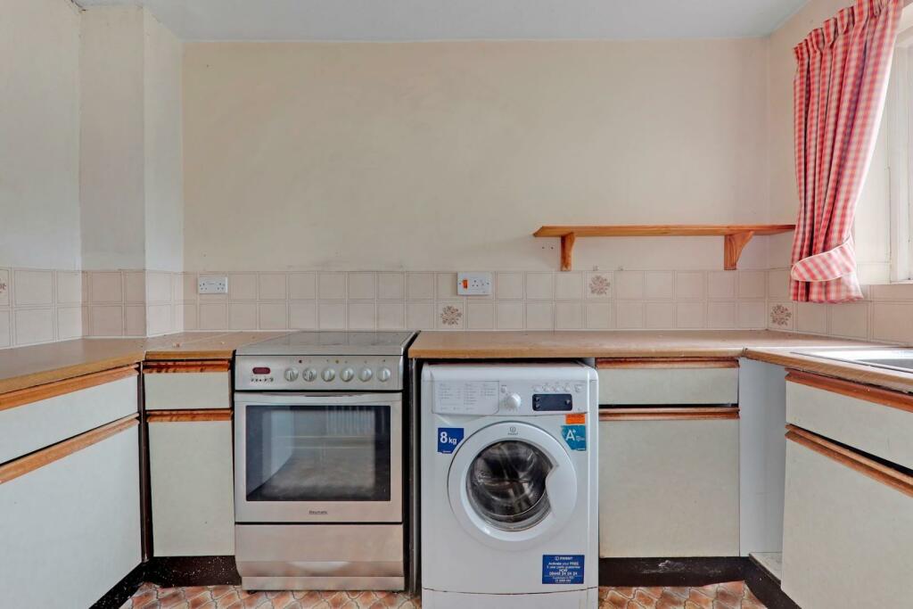 01-294eJHPropWorld - 20 Chelsfield Gardens - 1-med