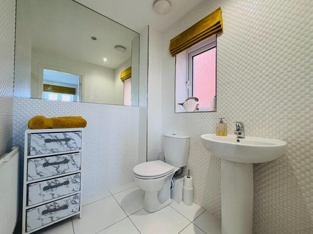 EN-SUITE TO BEDOOM TWO