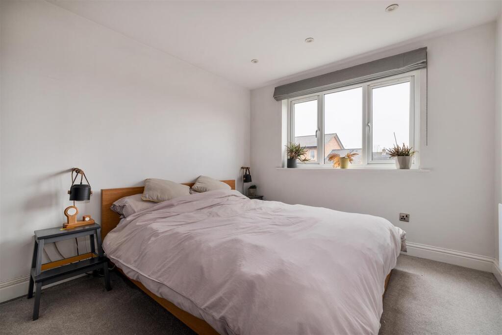 5, South Birkbeck Road E11