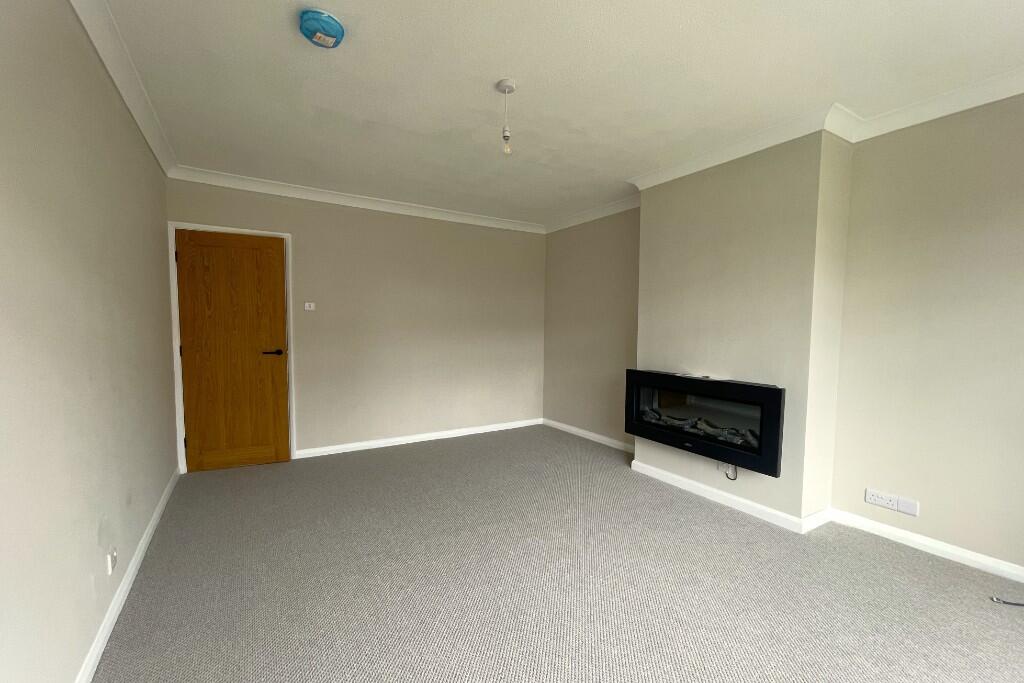 Lounge reverse