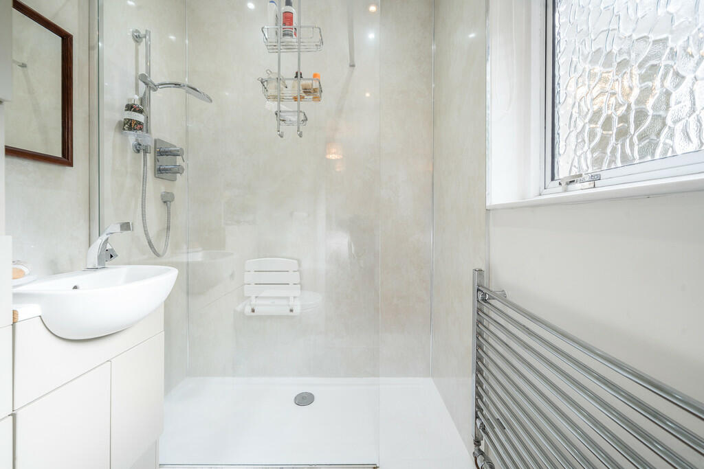 Ensuite Shower Ro...