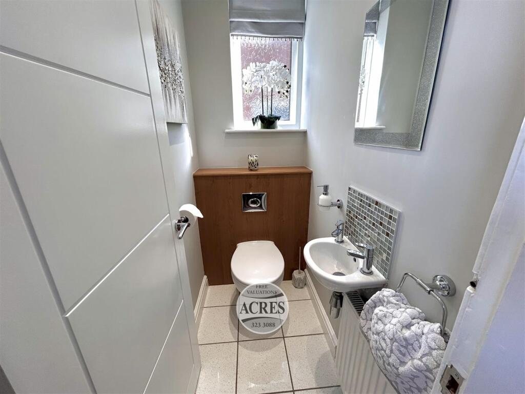 guests wc.jpg