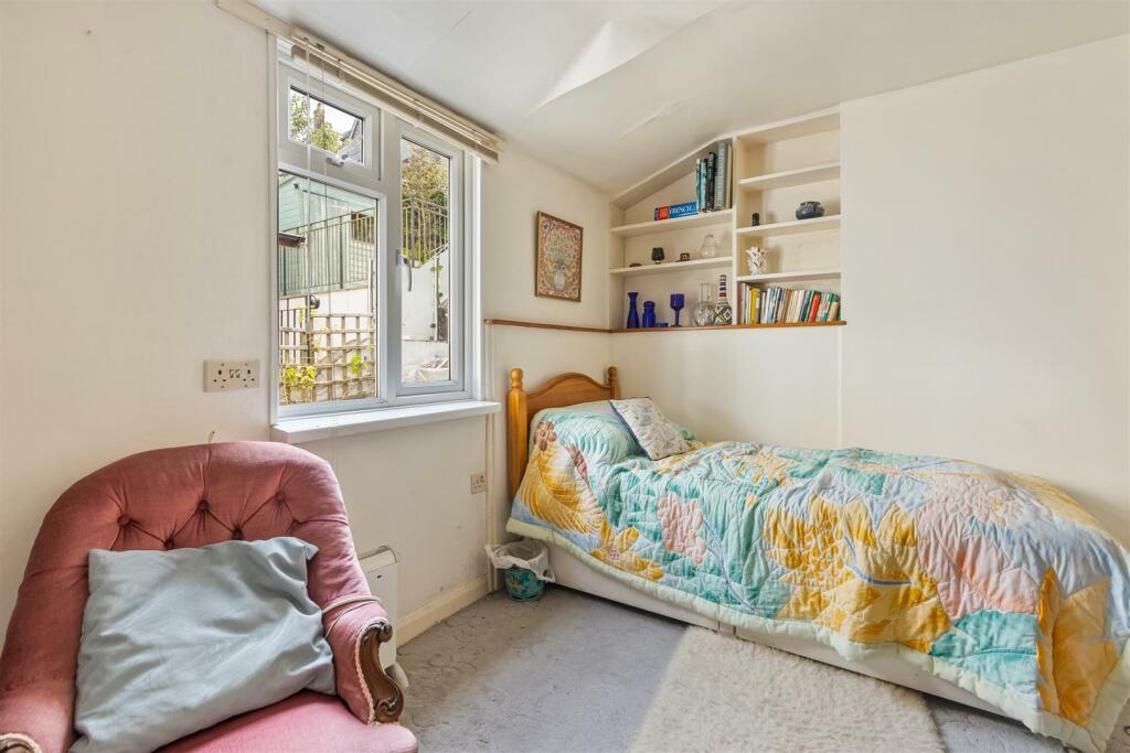 A16 - 9, College Way Dartmouth - 240823.jpg